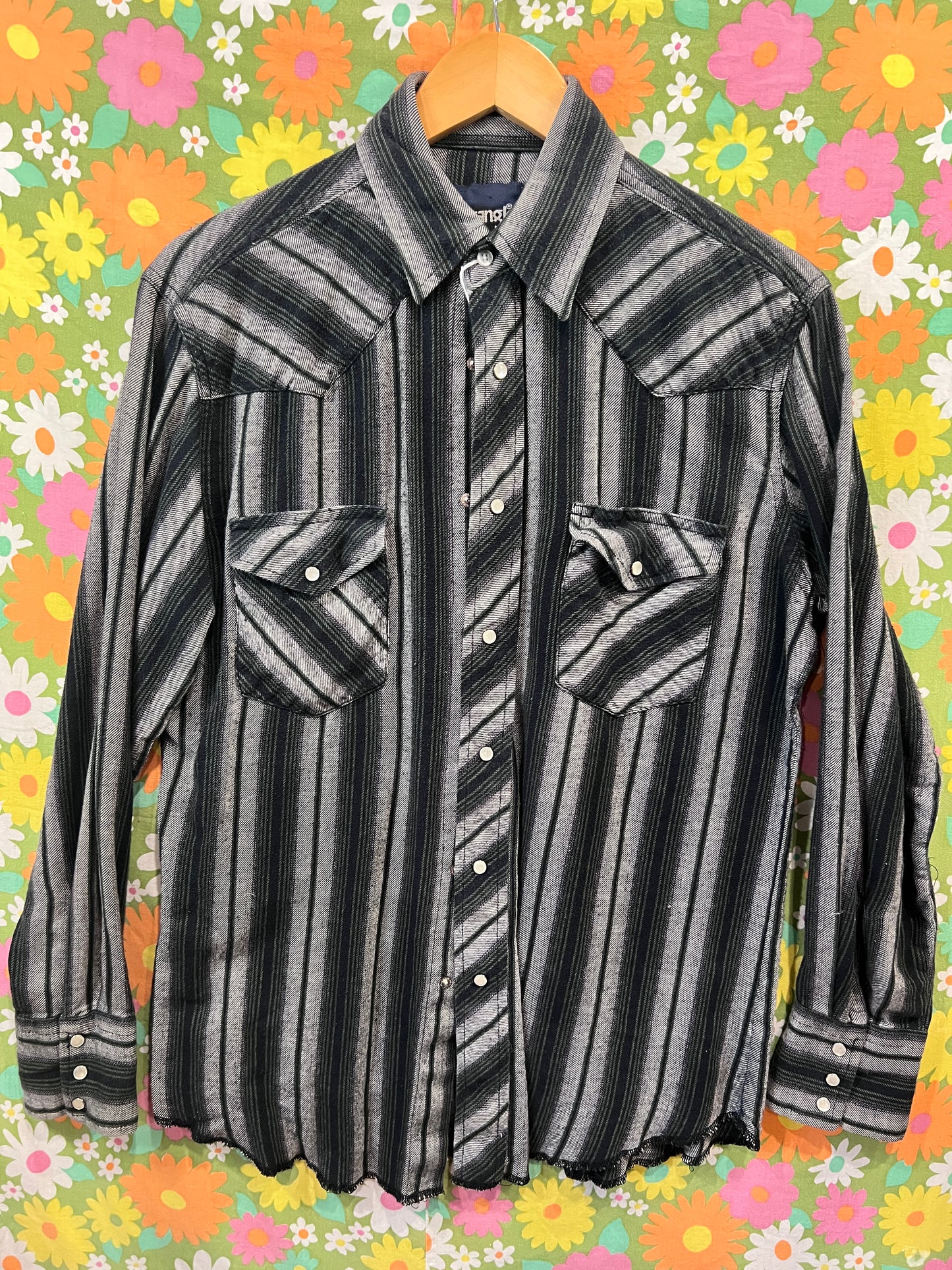 Wrangler Vintage 90’s Pearl Snap Western Cowboy Button Down LG