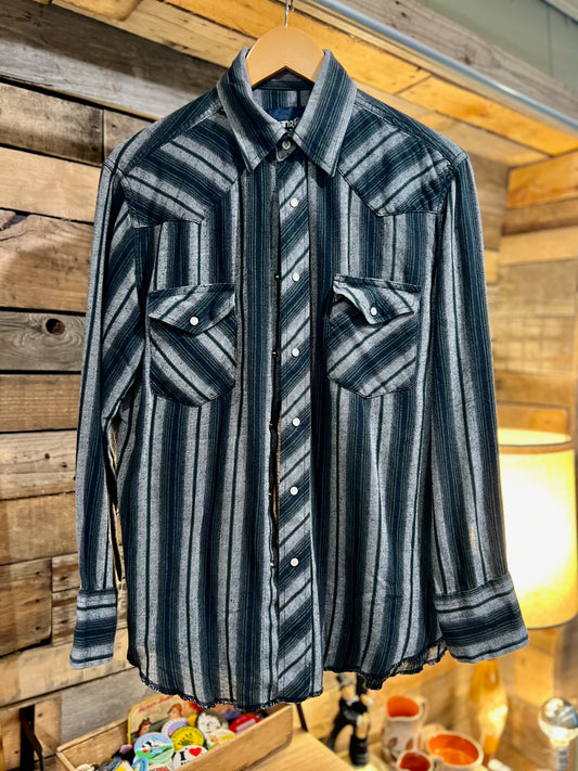 Wrangler Vintage 90’s Pearl Snap Western Cowboy Button Down LG